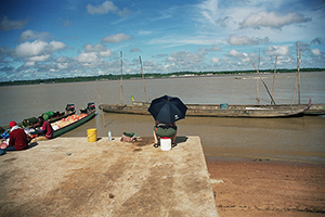 Photo 3 : Attente à l’embarcadère