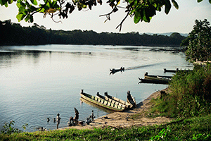 Photo 6 : Activités au bord du fleuve, Grand Santi