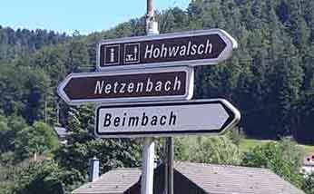 Fig. 2 : Poteau indicateur à Walscheid.