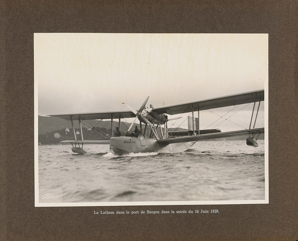 Le Latham dans le port de Bergen dans la-soirée du 16 juin 1928