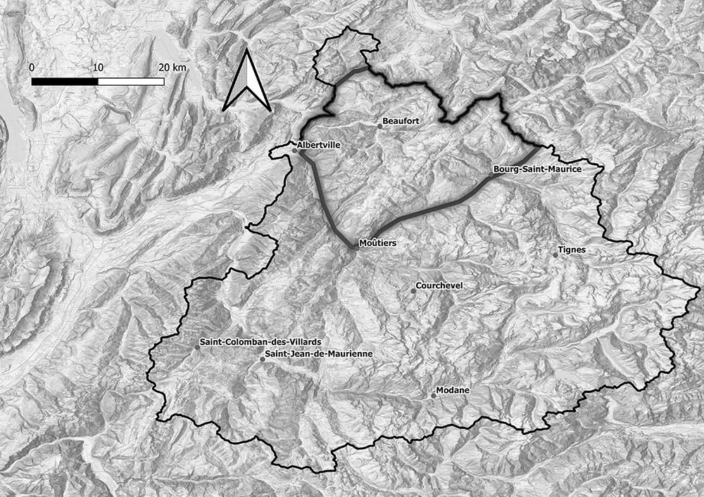 Figure 1 : Le massif du Beaufortain (en gras ou en noir double trait) dans la zone AOP Beaufort (en noir). Localisation de communes à forte connotation touristique ou agricole au sein de la zone AOP