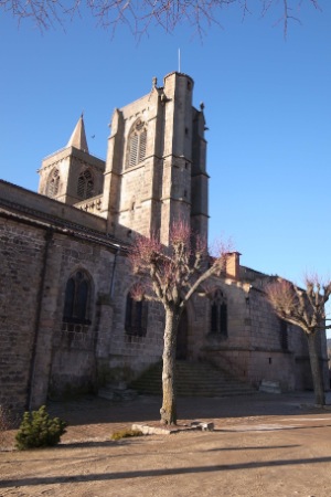 Fig. 1 : Collégiale de Saint-Bonnet-le-Château